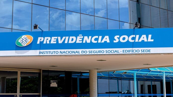 veja quais aposentados recebem o 13º salário em novembro